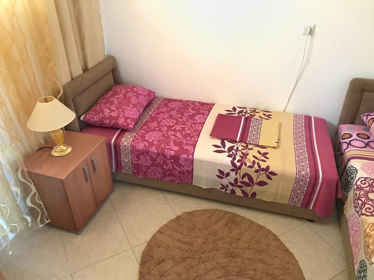 Apartment Jana Ulcinj Bagian luar foto